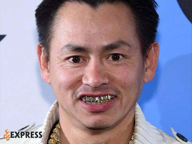 su-nghiep-cua-ong-hoang-kim-cuong-johnny-dang-35express