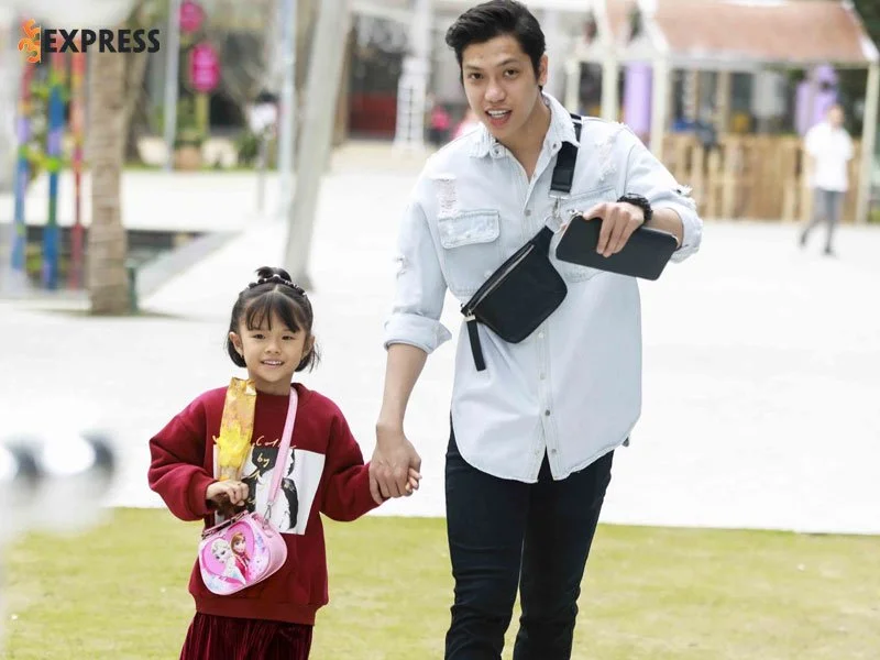 chuyen-tinh-cam-cua-hien-sen-va-ly-phuong-chau-2-35express