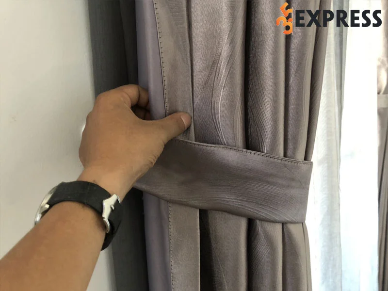 dich-vu-giat-rem-tia-sang-35express