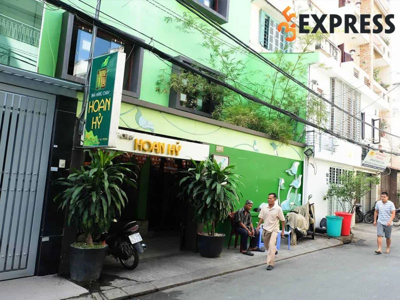 nha-hang-hoan-hy-quan-com-chay-ngon-chat-luong-35express