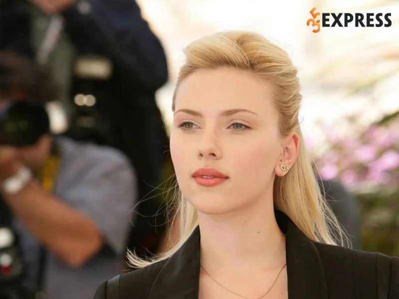 scarlett-johansson-la-ai-2-35express