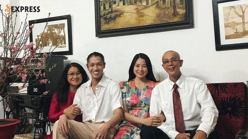 so-thong-tin-va-truyen-thong-tphcm-moi-me-ruot-hien-sen-den-lam-viec-ve-bai-viet-gay-buc-xuc-du-luan-3-35express