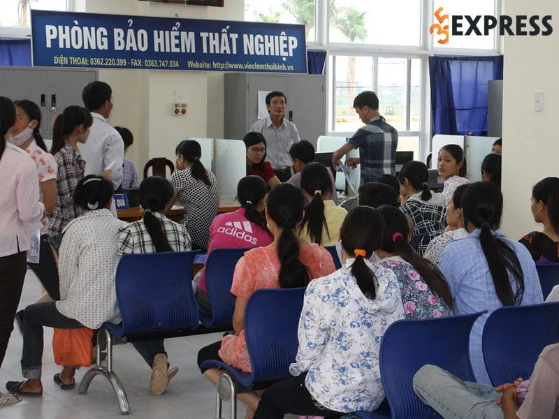 tai-sao-giai-quyet-viec-lam-dang-la-van-de-xa-hoi-gay-gat-o-nuoc-ta-2-35express