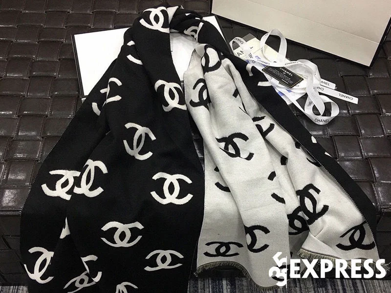 thuong-hieu-khan-choang-co-chanel-35express