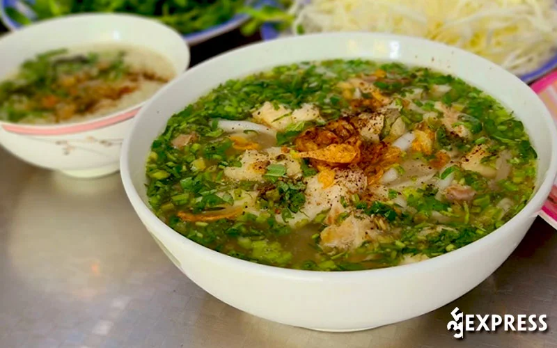 banh-canh-ca-loc-uyen-35express