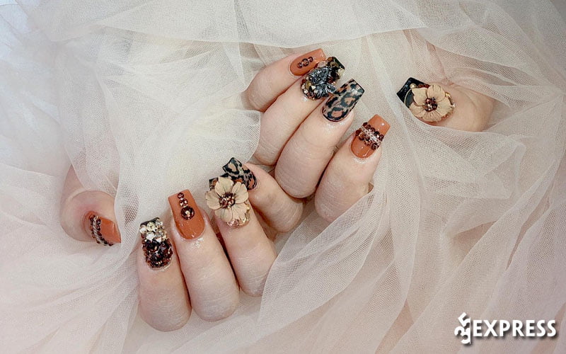 chang-nails-35express