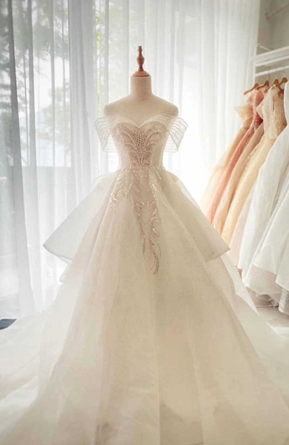 cho-thue-vay-cuoi-co-dau-nhan-tran-studio-35express-3