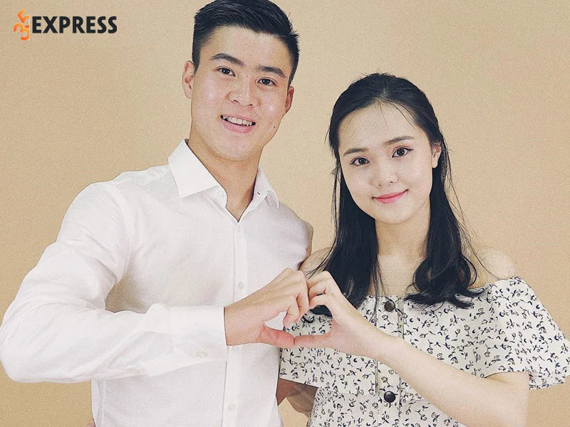 chuyen-tinh-yeu-cua-cong-chua-beo-quynh-anh-va-cau-thu-duy-manh-35express