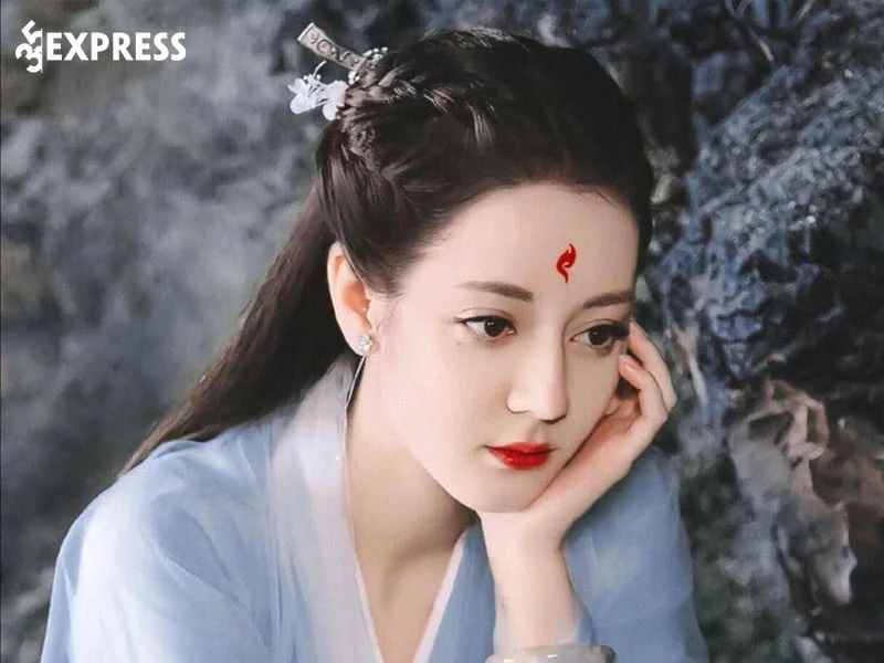 con-duong-su-nghiep-cua-dich-le-nhiet-ba-3-35express