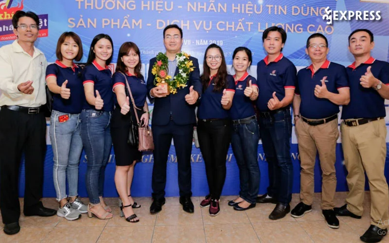 cong-ty-san-xuat-giay-vinh-thinh-35express