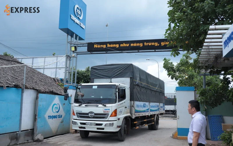 cong-ty-van-tai-trong-tan-35express