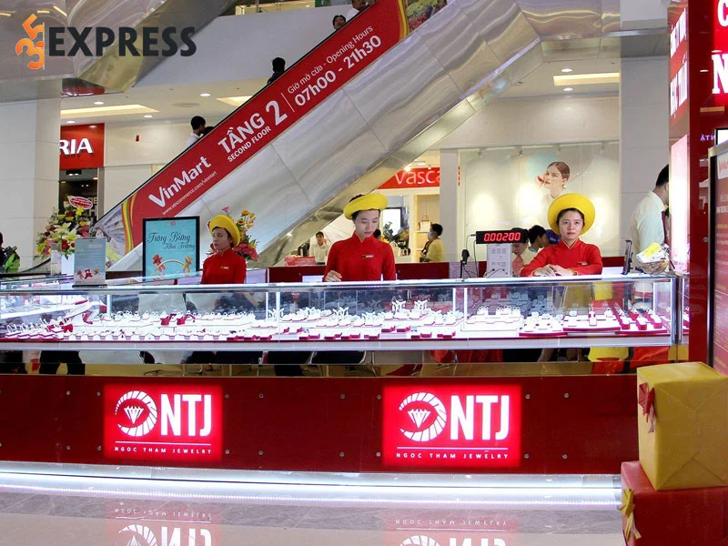 cua-hang-vang-bac-da-quy-ngoc-tham-35express
