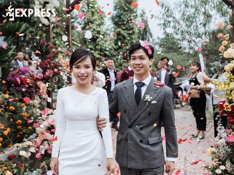 dam-cuoi-cua-cap-doi-cong-phuong-vien-minh-duoc-to-chuc-long-trong-35express