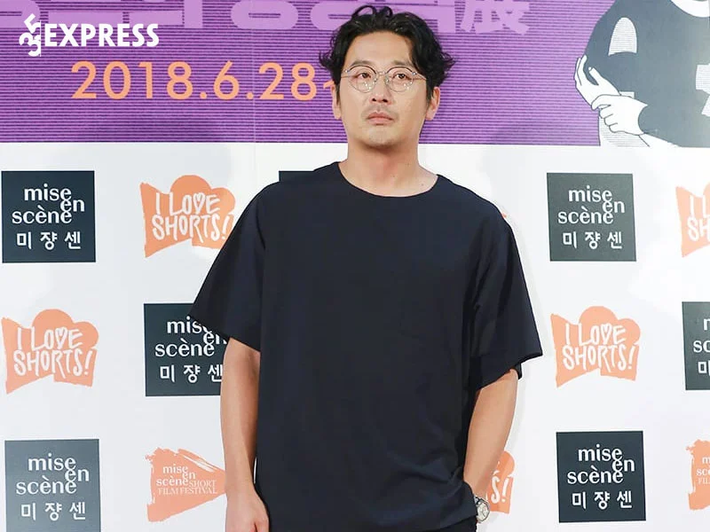 ha-jung-woo-da-tai-da-nghe-lan-sang-dao-dien-bien-kich-va-nha-san-xuat-35express