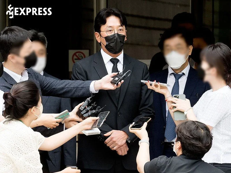 ha-jung-woo-vuong-be-boi-su-dung-chat-cam-35express