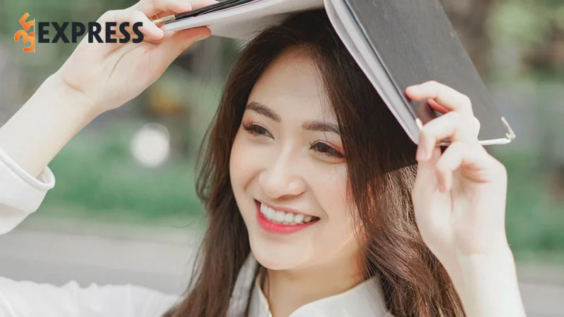 hau-lo-clip-nong-nu-phu-ve-nha-di-con-cham-noi-dao-ly-12-35express