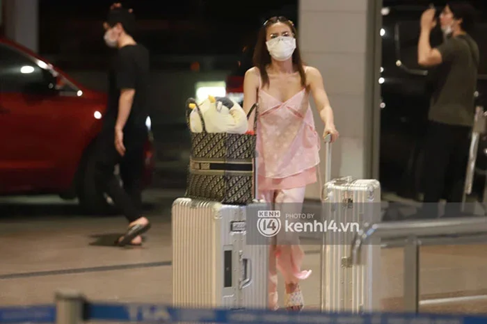 nong-truong-giang-karik-lan-ngoc-bi-mat-do-bo-san-bay-tan-son-nhat-de-sang-han-ghi-hinh-running-man-viet-35express