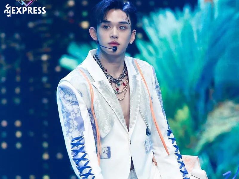 su-nghiep-cua-chang-ca-si-tre-tai-nang-lucas-hoang-huc-hi-35express