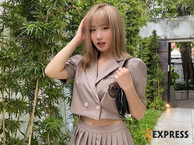 su-nghiep-cua-hot-tiktoker-le-thi-khanh-huyen-35express