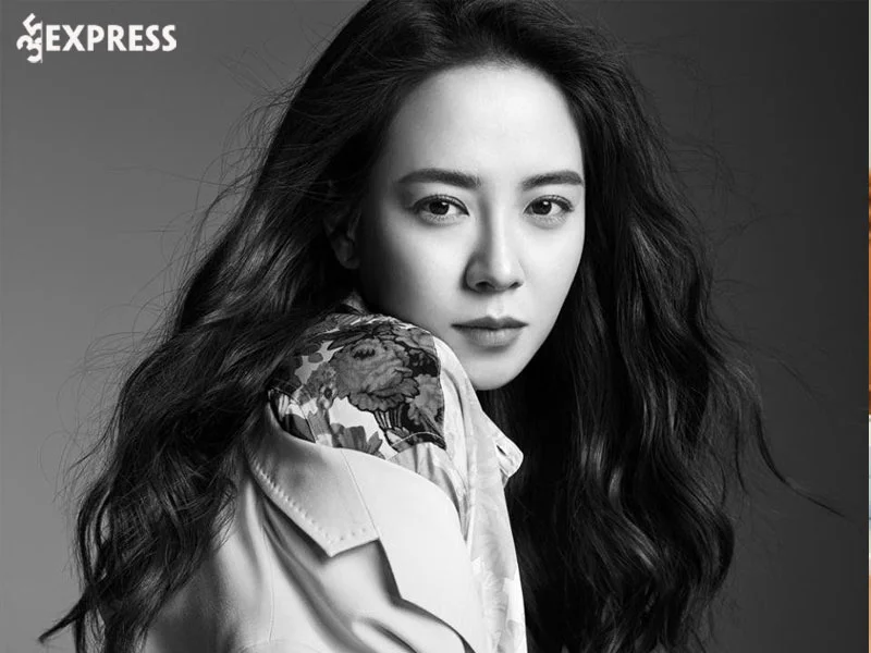 su-nghiep-cua-mo-ngo-song-ji-hyo-35express