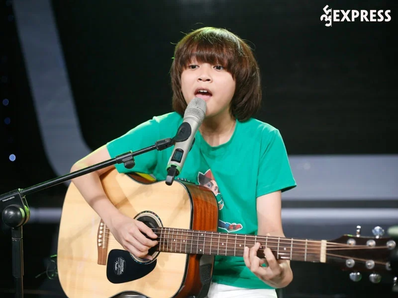 thien-khoi-quan-quan-vietnam-idol-kids-voi-mai-toc-maika-1-35express