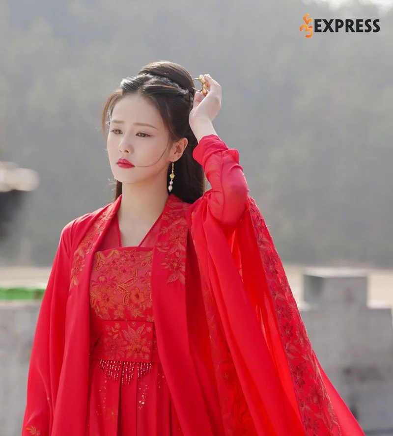 bach-loc-la-ai-nu-chinh-nhay-thanh-trong-chau-sinh-nhu-co-35express-5