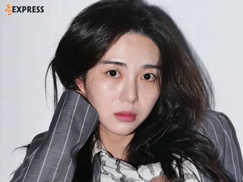 bi-dispatch-nam-thop-dang-ban-ghi-am-kwon-mina-dap-tra-cu-cong-bo-cang-nhieu-cang-tot-11-35express