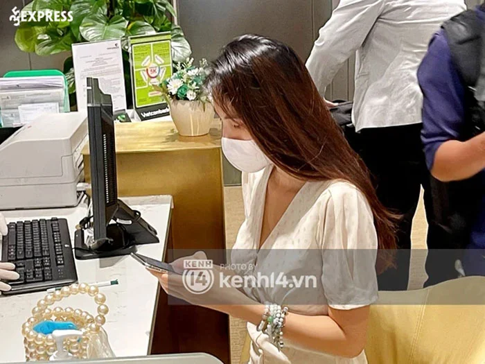 chum-anh-doc-quyen-tat-tan-tat-qua-trinh-thuy-tien-cong-vinh-lam-thu-tuc-voi-18000-van-ban-sao-ke-177-ty-trong-ngan-hang-7-35express