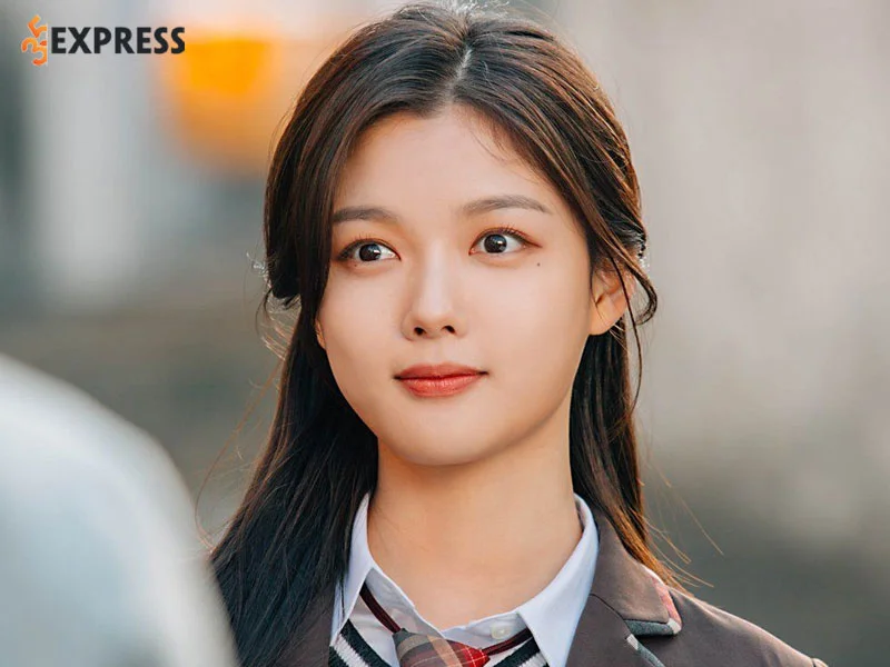 con-duong-su-nghiep-cua-kim-yoo-jung-1-35express