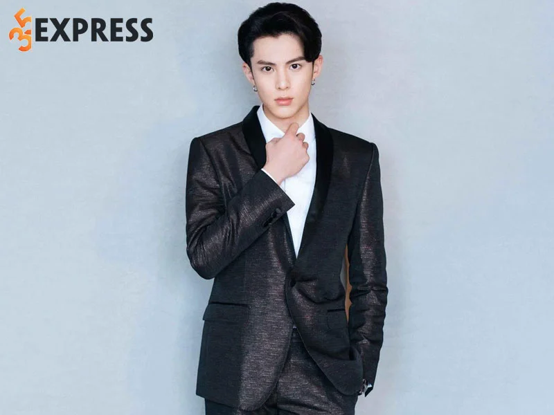 con-duong-su-nghiep-dien-xuat-cua-vuong-hac-de-3-35express