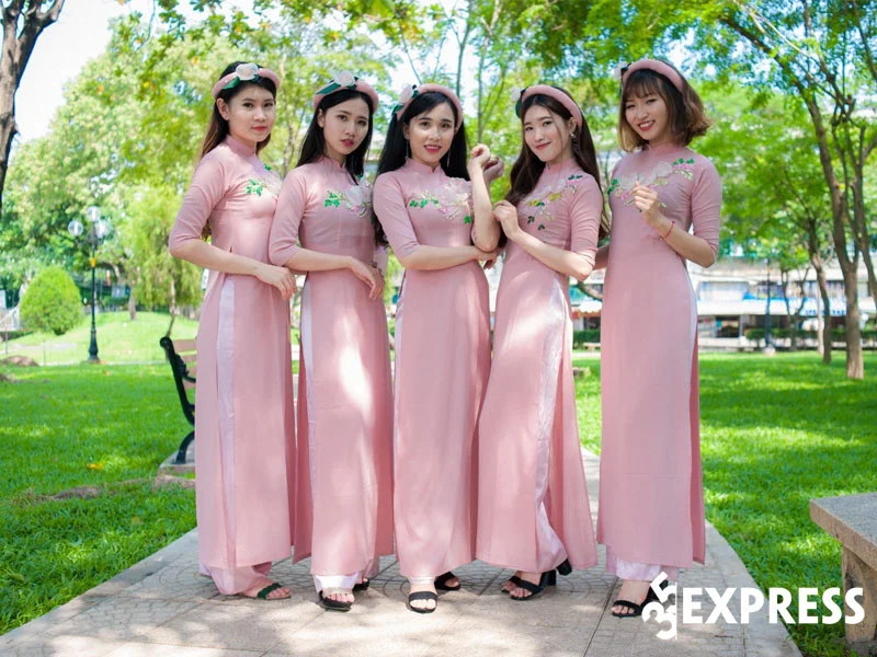 cong-ty-dich-vu-cuoi-hoi-the-wedding-thue-ao-dai-sai-gon-35express