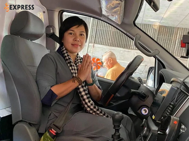 giang-kim-cuc-va-lum-xum-bi-to-an-chan-tien-tu-thien-2-35express