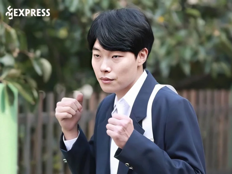 hanh-trinh-su-nghiep-tro-thanh-bao-chung-phong-ve-cua-ryu-jun-yeol-35express