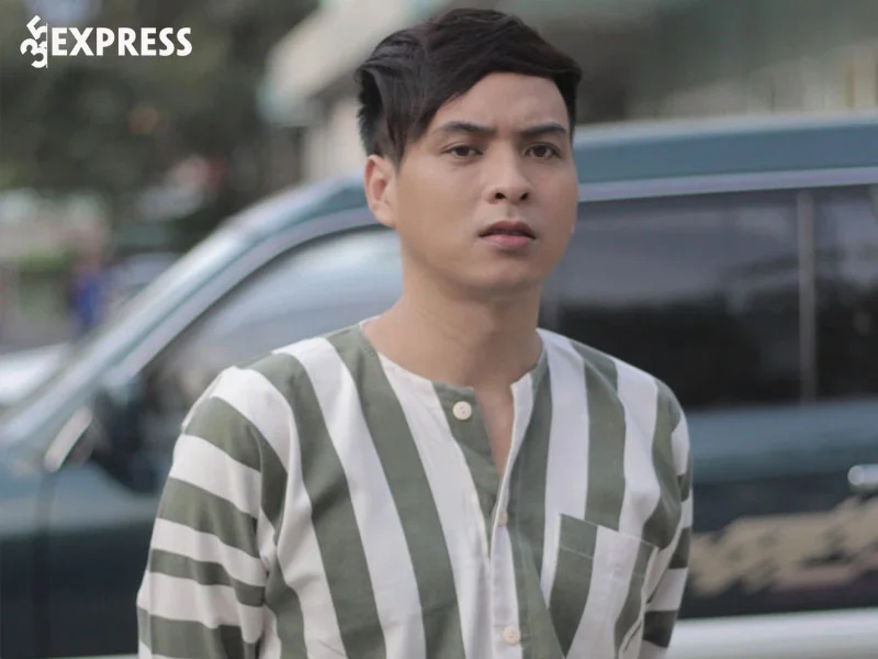 ho-quang-hieu-phat-hanh-sach-35express
