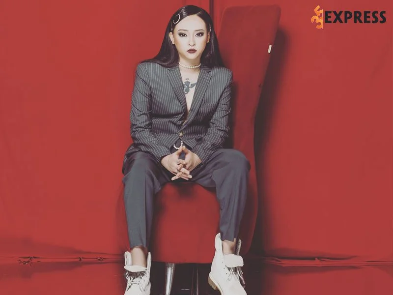 kimmese-cong-khai-ban-than-la-song-tinh-35express