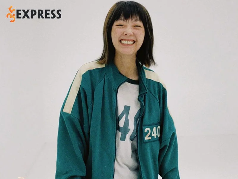 lee-yoo-mi-noi-len-tu-bo-phim-bom-tan-squid-game-1-35express