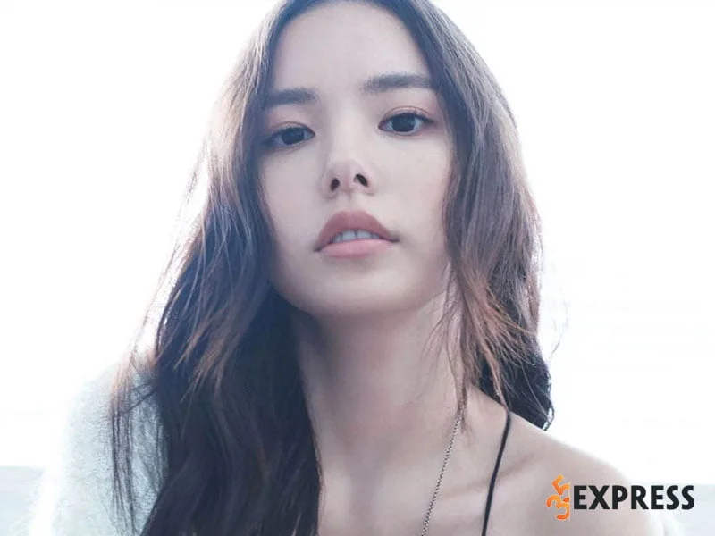 min-hyo-rin-la-ai-1-35express