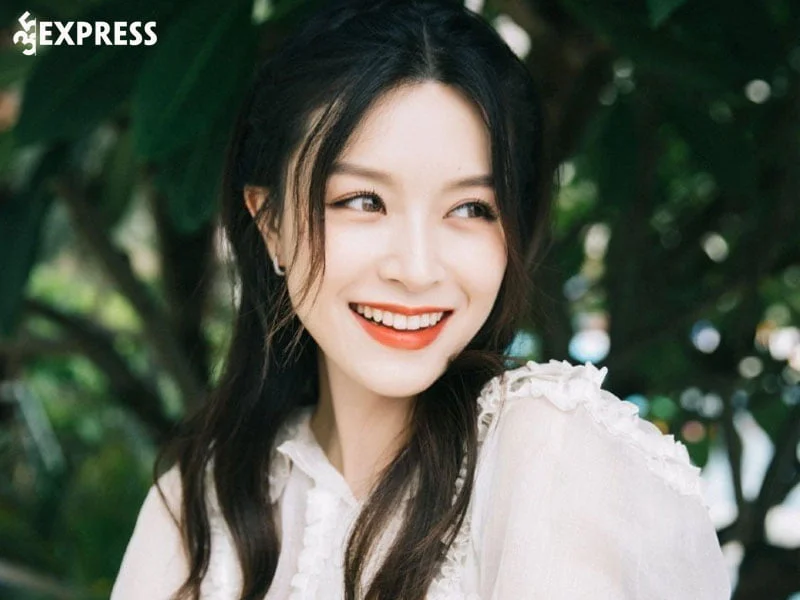 nhung-bo-phim-co-su-tham-gia-cua-van-vinh-san-35express