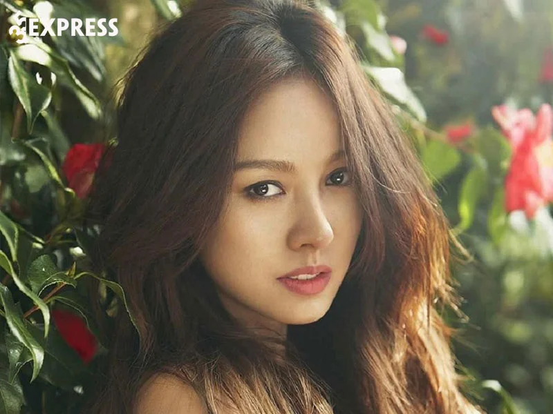 nhung-ca-khuc-lam-nen-ten-tuoi-cua-lee-hyori-35express