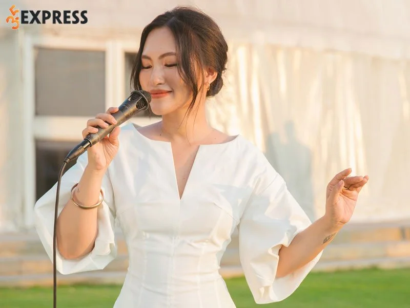nhung-hinh-anh-dep-cua-nguyen-ha-35express