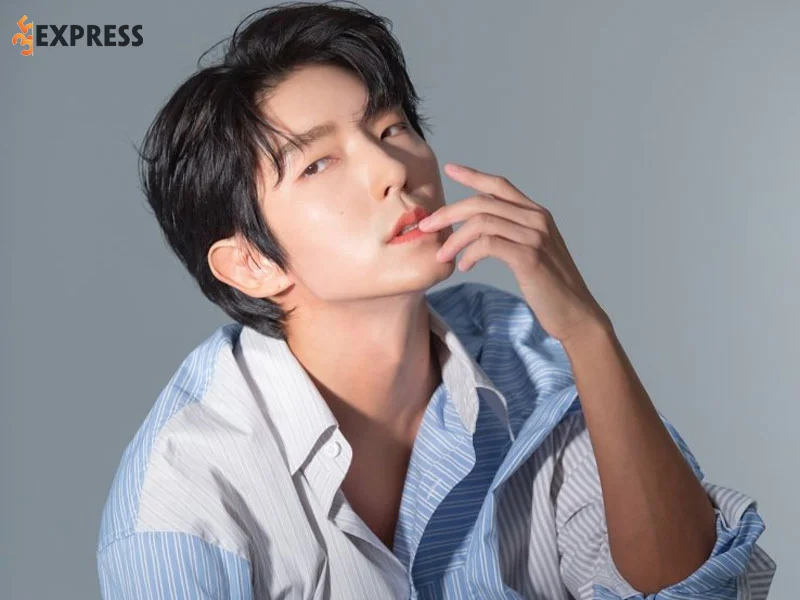 nhung-hinh-anh-dep-khong-tuoi-cua-lee-jun-ki-1-35express