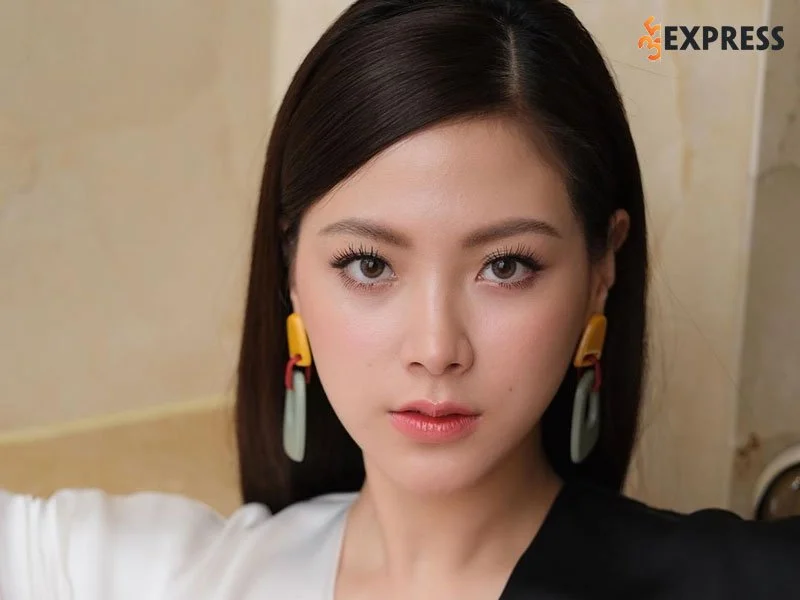 nhung-scandal-khien-baifern-pimchanok-ngup-lan-va-cu-lot-xac-ngoai-muc-1-35express