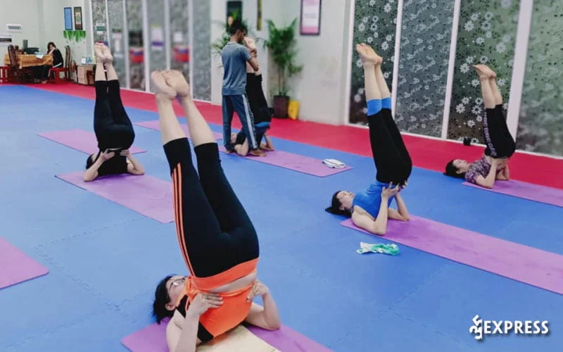 shadow-yoga-dance-35express