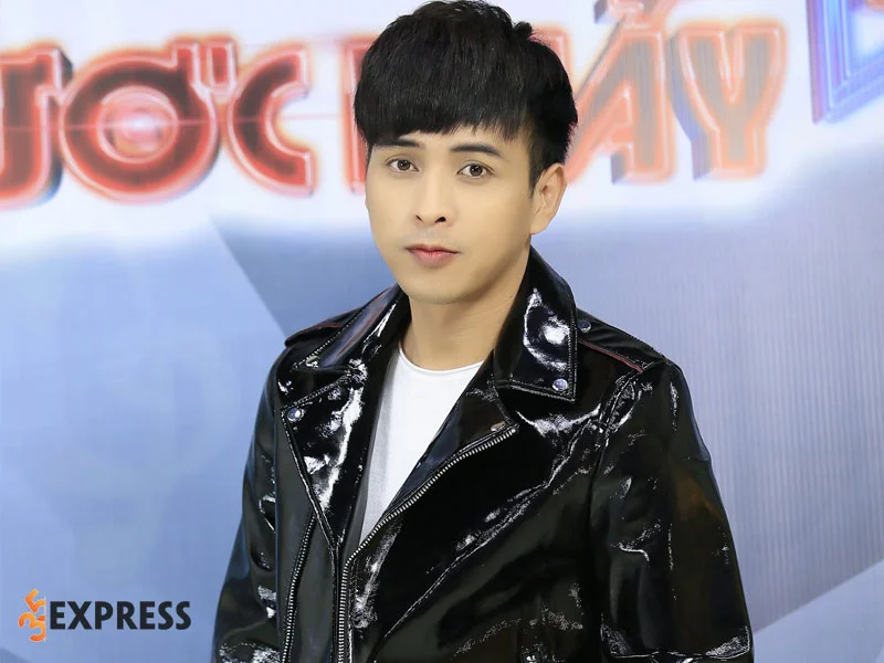 su-nghiep-ca-hat-cua-nam-ca-si-ho-quang-hieu-35express