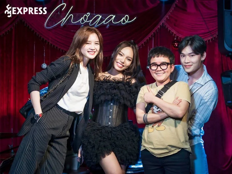 su-nghiep-cua-ca-si-vu-thao-my-1-35express
