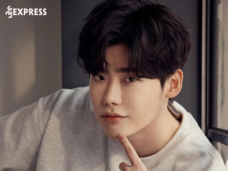 su-nghiep-cua-nam-than-man-anh-lee-jong-suk-35express