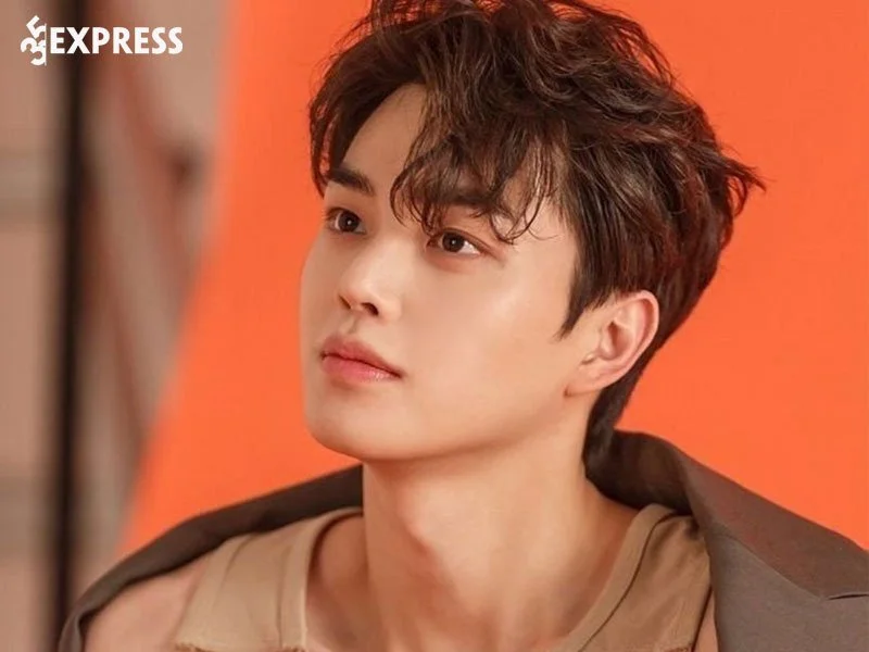 su-nghiep-cua-nam-than-xu-han-song-kang-35express