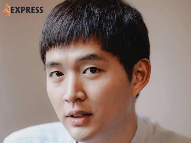 su-nghiep-thanh-cong-cua-youtuber-noi-tieng-woossi-35express