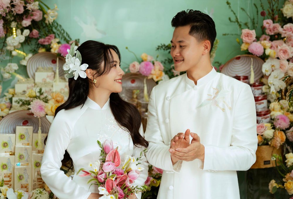 Thái Trinh "về chung một nhà" với chồng kém 6 Tuổi
