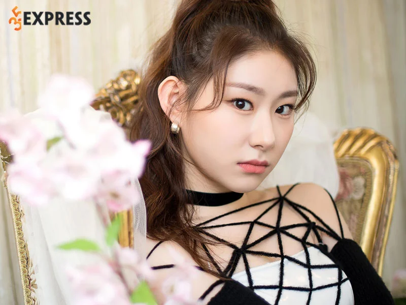 thong-tin-profile-thanh-vien-itzy-chaeryeong-35express